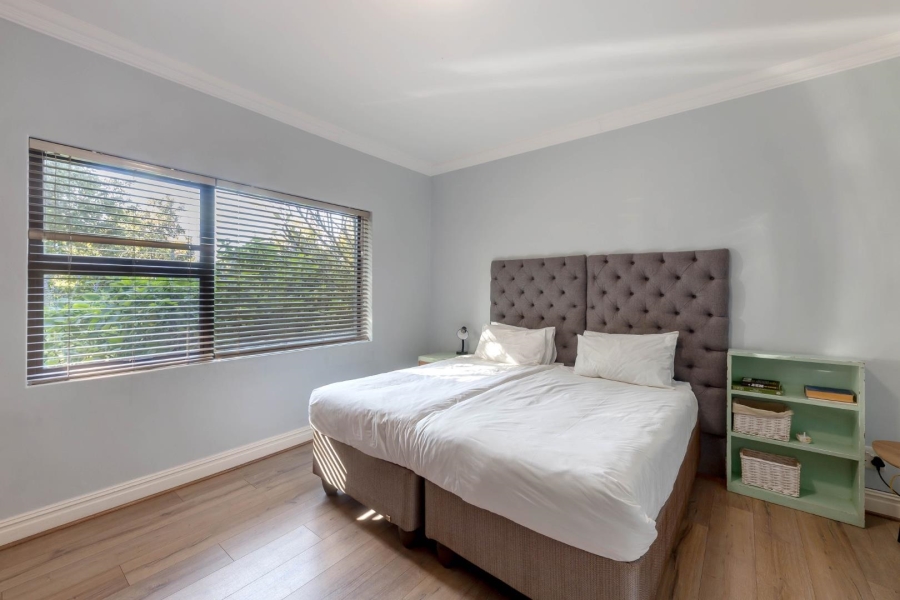 To Let 4 Bedroom Property for Rent in Tamboerskloof Western Cape